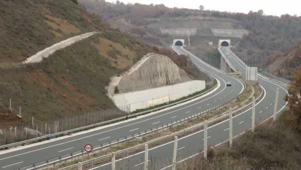 &Delta;&epsilon;&nu; &upsilon;&pi;ά&rho;&chi;&epsilon;&iota; &theta;έ&mu;&alpha; &sigma;&tau;&eta; &sigma;ύ&nu;&delta;&epsilon;&sigma;&eta; &tau;&omicron;&upsilon; &Epsilon;65 &mu;&epsilon; &tau;&eta;&nu; &Epsilon;&gamma;&nu;&alpha;&tau;ί&alpha; &omicron;&delta;ό &sigma;&tau;&omicron; &Kappa;&eta;&pi;&omicron;&upsilon;&rho;&epsilon;&iota;ό (VIDEO)