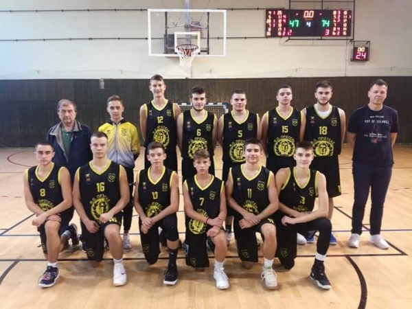 &Eta; &epsilon;&phi;&eta;&beta;&iota;&kappa;ή &omicron;&mu;ά&delta;&alpha; &tau;&omicron;&upsilon; &Pi;&rho;&omega;&tau;έ&alpha; &pi;ή&rho;&epsilon; &tau;&eta;&nu; &pi;&rho;ό&kappa;&rho;&iota;&sigma;&eta; &gamma;&iota;&alpha; &tau;&omicron; FINAL FOUR  &tau;&omicron;&upsilon; &Kappa;&upsilon;&pi;έ&lambda;&lambda;&omicron;&upsilon; &Alpha;&nu;&delta;&rho;ώ&nu;