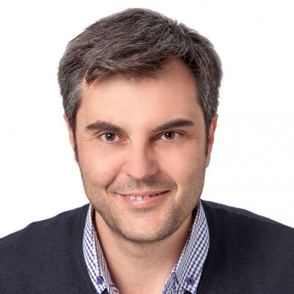 &Sigma;&tau;έ&rho;&gamma;&iota;&omicron;&sigmaf; &Kappa;&iota;ά&nu;&alpha;&sigmaf;: &zeta;&eta;&tau;ά&mu;&epsilon; &tau;&eta; &sigma;&tau;ή&rho;&iota;&xi;&eta; &omicron;&lambda;&omega;&nu; &tau;&omega;&nu; &beta;&omicron;&upsilon;&lambda;&epsilon;&upsilon;&tau;ώ&nu; &sigma;&tau;&alpha; &delta;ί&kappa;&alpha;&iota;&alpha; &alpha;&iota;&tau;ή&mu;&alpha;&tau;&alpha; &tau;&eta;&sigmaf; &Pi;&epsilon;&rho;&iota;&phi;έ&rho;&epsilon;&iota;&alpha;&sigmaf; &Delta;&upsilon;&tau;&iota;&kappa;ή&sigmaf; &Mu;&alpha;&kappa;&epsilon;&delta;&omicron;&nu;ί&alpha;&sigmaf;. (VIDEO)