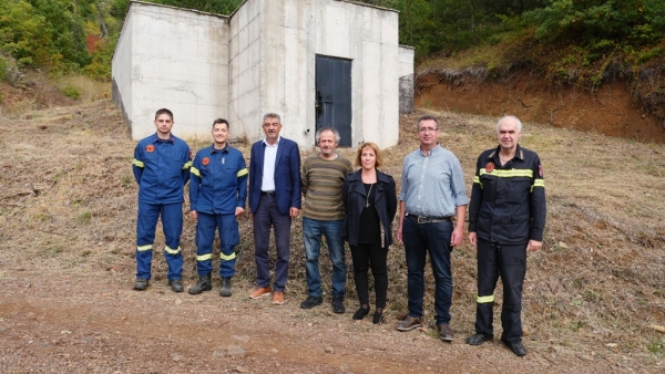 &Delta;ή&mu;&omicron;&sigmaf; &Gamma;&rho;&epsilon;&beta;&epsilon;&nu;ώ&nu;: &laquo;&Theta;&omega;&rho;&alpha;&kappa;ί&zeta;&omicron;&upsilon;&mu;&epsilon; &tau;&alpha; &delta;ά&sigma;&eta; &mu;&alpha;&sigmaf;&raquo; - &Upsilon;&delta;&alpha;&tau;&omicron;&delta;&epsilon;&xi;&alpha;&mu;&epsilon;&nu;έ&sigmaf; &pi;&upsilon;&rho;&omicron;&pi;&rho;&omicron;&sigma;&tau;&alpha;&sigma;ί&alpha;&sigmaf; &sigma;&epsilon; &upsilon;&psi;ό&mu;&epsilon;&tau;&rho;&omicron; ά&nu;&omega; &tau;&omega;&nu; 1000 &mu;έ&tau;&rho;&omega;&nu; &alpha;&pi;ό &tau;&eta; &Delta;&eta;&mu;&omicron;&tau;&iota;&kappa;ή &Alpha;&rho;&chi;ή (&Beta;ί&nu;&tau;&epsilon;&omicron;)