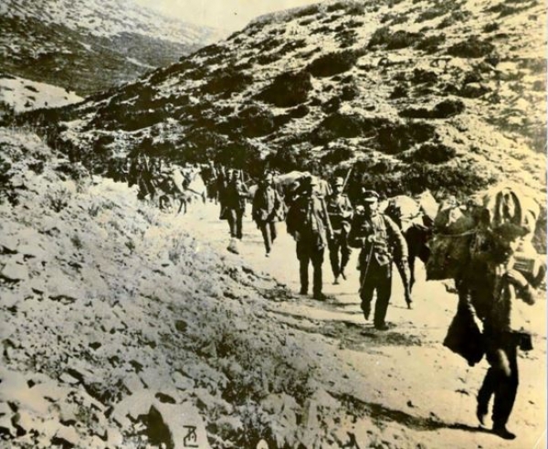 &Gamma;&Epsilon;&Gamma;&Omicron;&Nu;&Omicron;&Tau;&Alpha; &Gamma;&Rho;&Epsilon;&Beta;&Epsilon;&Nu;&Omega;&Nu; &Kappa;&Alpha;&Iota; &Eta;&Pi;&Epsilon;&Iota;&Rho;&Omicron;&Upsilon; 1912 - 1913